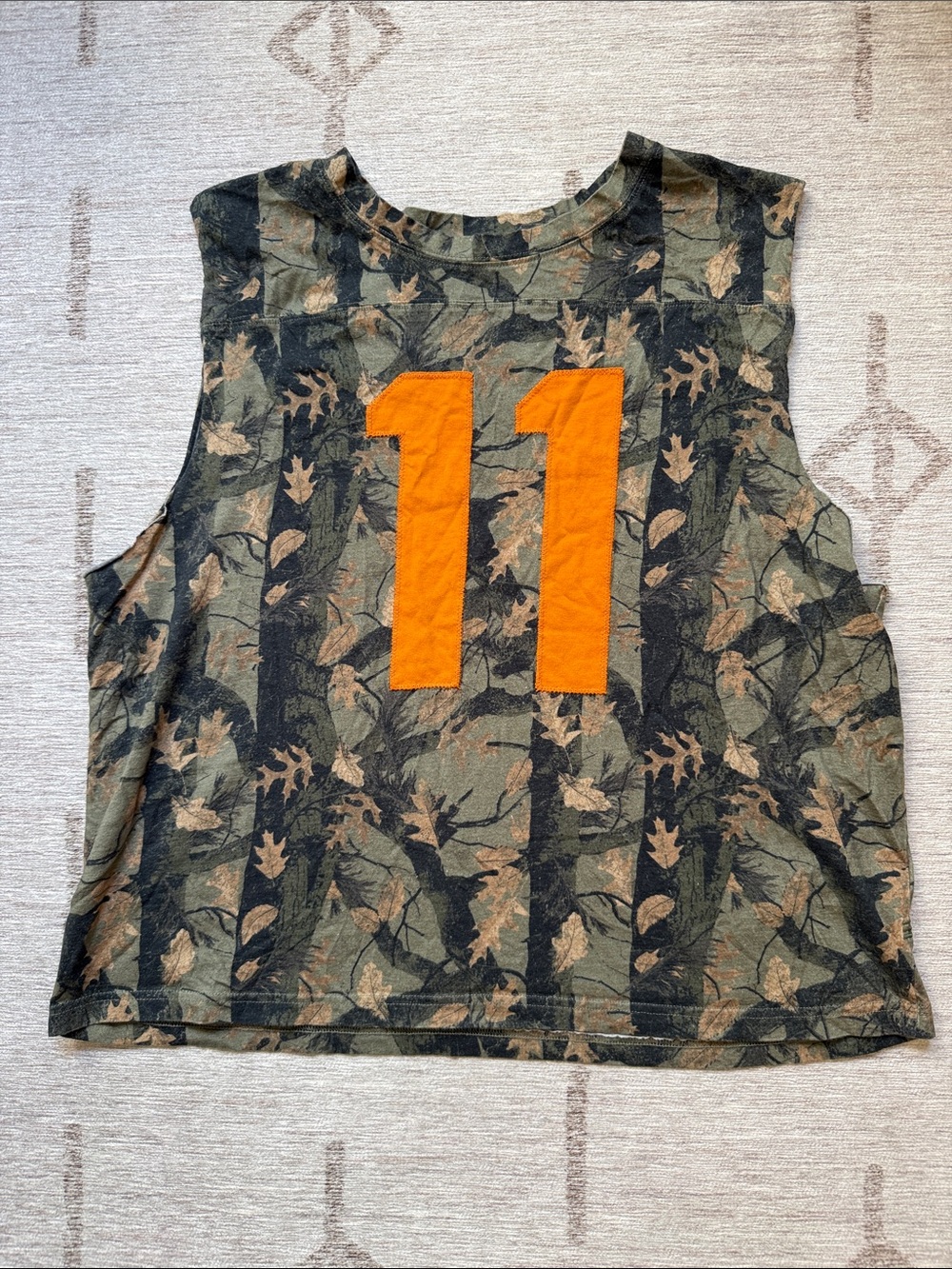 Urban Outfitters BDG Sleeveless Top with Orange '11' Graphic size L Mens